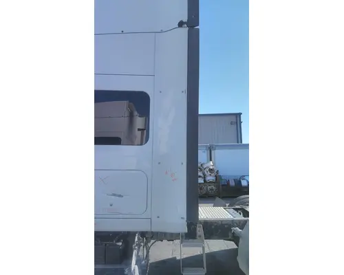 INTERNATIONAL PROSTAR 122 CAB EXTENSION