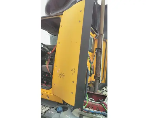 INTERNATIONAL PROSTAR 122 CAB EXTENSION