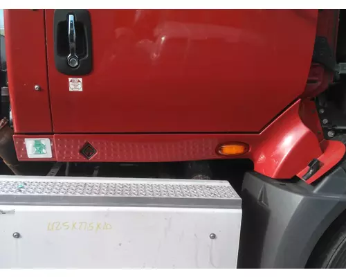 INTERNATIONAL PROSTAR 122 CAB SKIRT FILLER PANEL