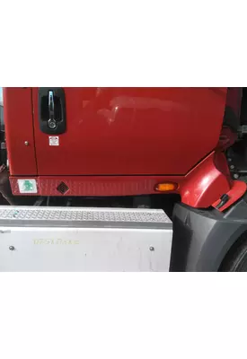 INTERNATIONAL PROSTAR 122 CAB SKIRT FILLER PANEL