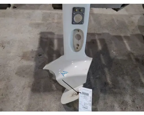 INTERNATIONAL PROSTAR 122 CAB SKIRT FILLER PANEL