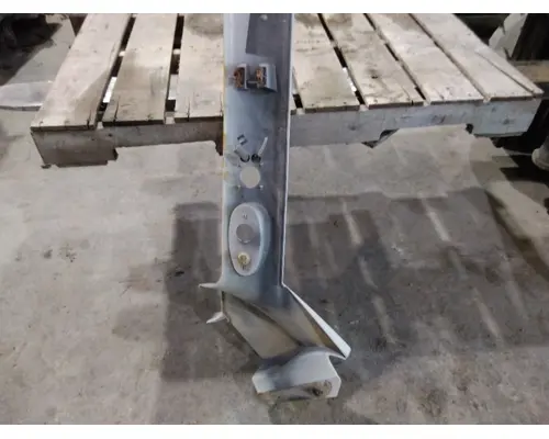 INTERNATIONAL PROSTAR 122 CAB SKIRT FILLER PANEL