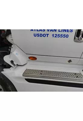 INTERNATIONAL PROSTAR 122 CAB SKIRT FILLER PANEL