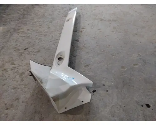 INTERNATIONAL PROSTAR 122 CAB SKIRT FILLER PANEL