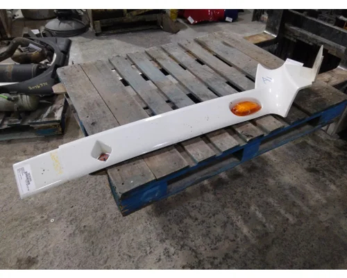 INTERNATIONAL PROSTAR 122 CAB SKIRT FILLER PANEL