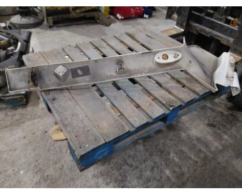 INTERNATIONAL PROSTAR 122 CAB SKIRT FILLER PANEL