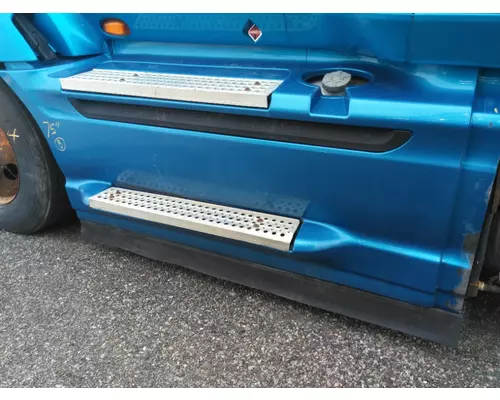 INTERNATIONAL PROSTAR 122 CAB SKIRTSIDE FAIRING