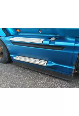 INTERNATIONAL PROSTAR 122 CAB SKIRT/SIDE FAIRING