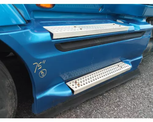 INTERNATIONAL PROSTAR 122 CAB SKIRTSIDE FAIRING