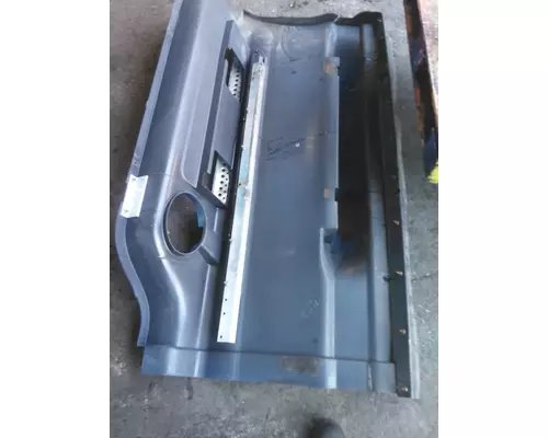 INTERNATIONAL PROSTAR 122 CAB SKIRTSIDE FAIRING