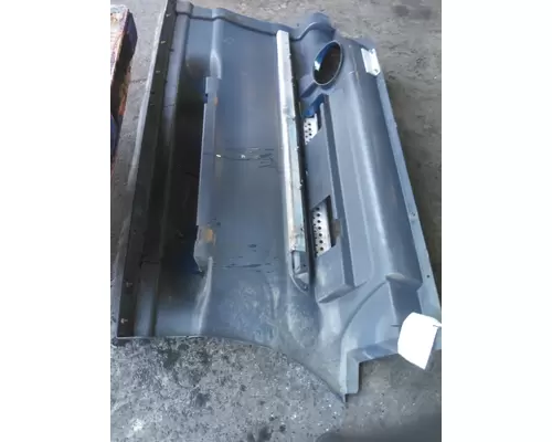 INTERNATIONAL PROSTAR 122 CAB SKIRTSIDE FAIRING