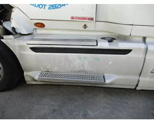 INTERNATIONAL PROSTAR 122 CAB SKIRTSIDE FAIRING