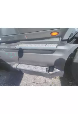 INTERNATIONAL PROSTAR 122 CAB SKIRT/SIDE FAIRING