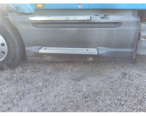 INTERNATIONAL PROSTAR 122 CAB SKIRTSIDE FAIRING