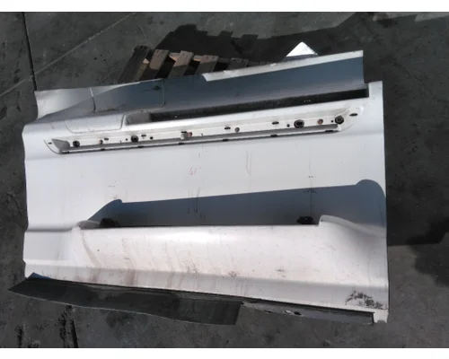 INTERNATIONAL PROSTAR 122 CAB SKIRT/SIDE FAIRING