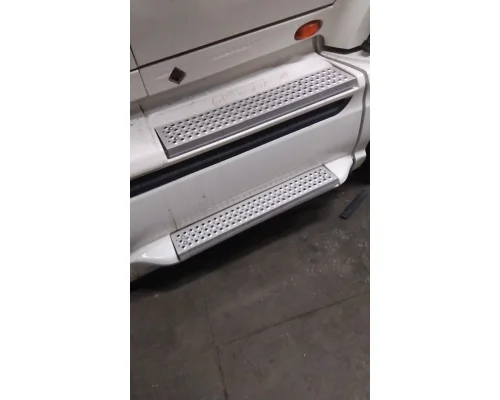 INTERNATIONAL PROSTAR 122 CAB SKIRT/SIDE FAIRING
