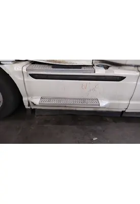 INTERNATIONAL PROSTAR 122 CAB SKIRT/SIDE FAIRING