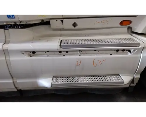 INTERNATIONAL PROSTAR 122 CAB SKIRTSIDE FAIRING