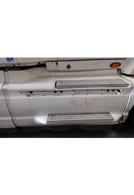 INTERNATIONAL PROSTAR 122 CAB SKIRT/SIDE FAIRING