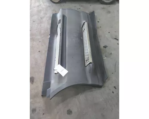 INTERNATIONAL PROSTAR 122 CAB SKIRTSIDE FAIRING