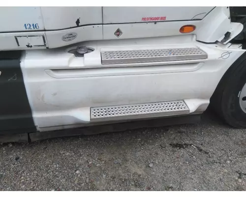 INTERNATIONAL PROSTAR 122 CAB SKIRTSIDE FAIRING