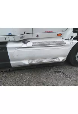 INTERNATIONAL PROSTAR 122 CAB SKIRT/SIDE FAIRING
