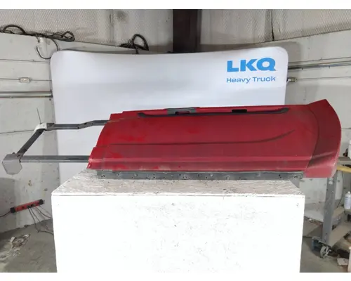 INTERNATIONAL PROSTAR 122 CAB SKIRTSIDE FAIRING