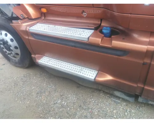 INTERNATIONAL PROSTAR 122 CAB SKIRTSIDE FAIRING