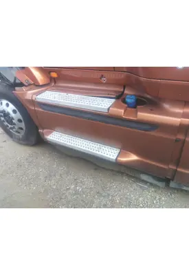 INTERNATIONAL PROSTAR 122 CAB SKIRT/SIDE FAIRING