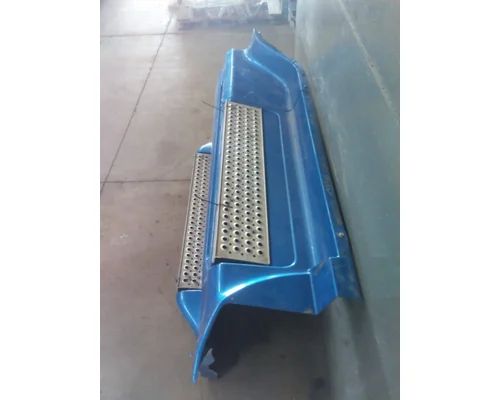 INTERNATIONAL PROSTAR 122 CAB SKIRTSIDE FAIRING