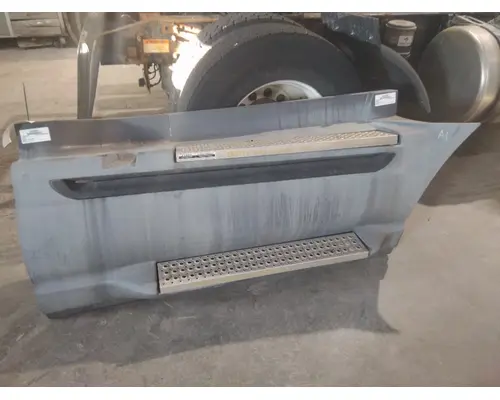 INTERNATIONAL PROSTAR 122 CAB SKIRTSIDE FAIRING