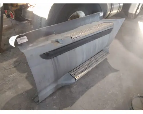 INTERNATIONAL PROSTAR 122 CAB SKIRTSIDE FAIRING