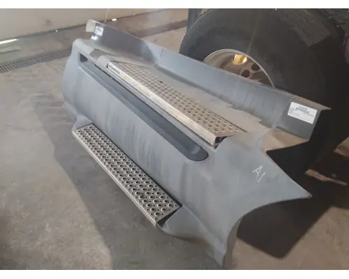 INTERNATIONAL PROSTAR 122 CAB SKIRTSIDE FAIRING