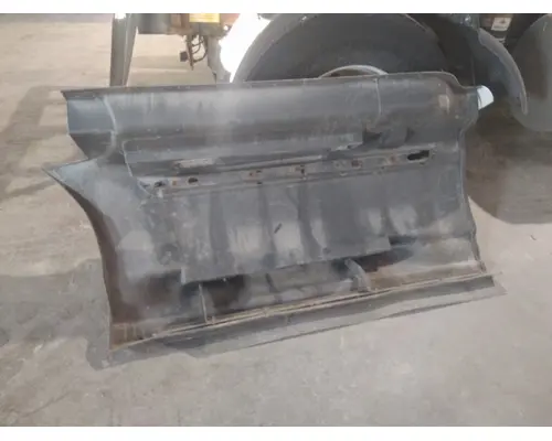 INTERNATIONAL PROSTAR 122 CAB SKIRTSIDE FAIRING