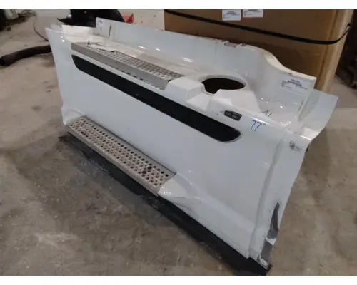 INTERNATIONAL PROSTAR 122 CAB SKIRTSIDE FAIRING