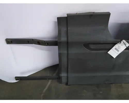 INTERNATIONAL PROSTAR 122 CAB SKIRTSIDE FAIRING