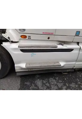 INTERNATIONAL PROSTAR 122 CAB SKIRT/SIDE FAIRING