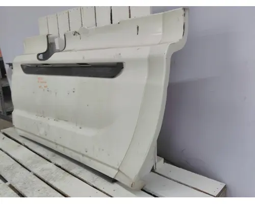 INTERNATIONAL PROSTAR 122 CAB SKIRTSIDE FAIRING