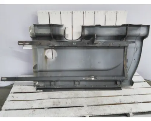 INTERNATIONAL PROSTAR 122 CAB SKIRTSIDE FAIRING