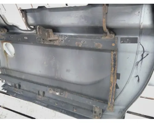 INTERNATIONAL PROSTAR 122 CAB SKIRTSIDE FAIRING