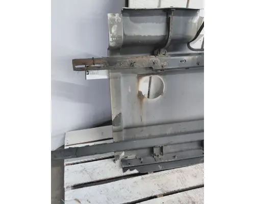 INTERNATIONAL PROSTAR 122 CAB SKIRTSIDE FAIRING