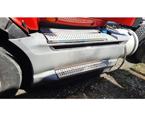 INTERNATIONAL PROSTAR 122 CAB SKIRTSIDE FAIRING