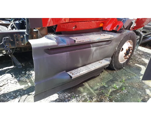 INTERNATIONAL PROSTAR 122 CAB SKIRT/SIDE FAIRING