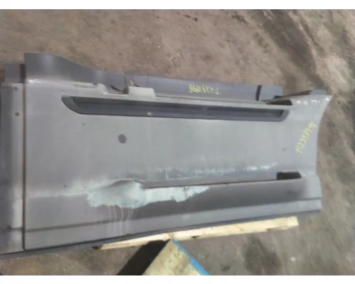 INTERNATIONAL PROSTAR 122 CAB SKIRTSIDE FAIRING