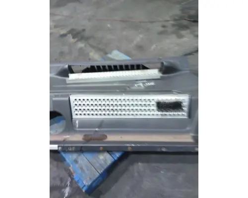 INTERNATIONAL PROSTAR 122 CAB SKIRTSIDE FAIRING