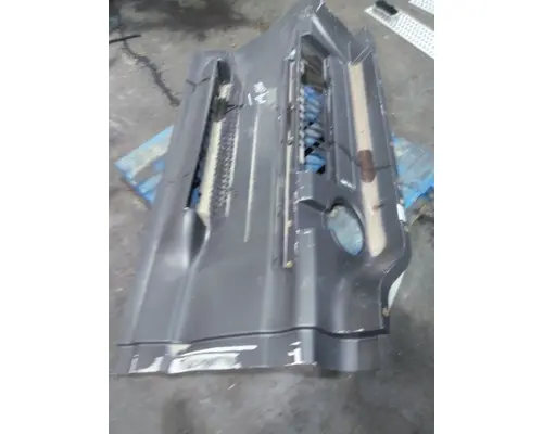 INTERNATIONAL PROSTAR 122 CAB SKIRTSIDE FAIRING