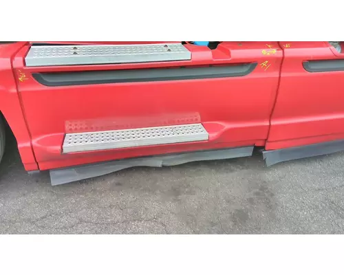 INTERNATIONAL PROSTAR 122 CAB SKIRTSIDE FAIRING