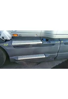 INTERNATIONAL PROSTAR 122 CAB SKIRT/SIDE FAIRING