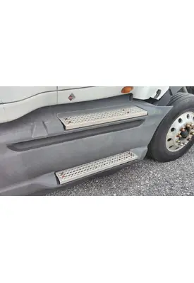 INTERNATIONAL PROSTAR 122 CAB SKIRT/SIDE FAIRING