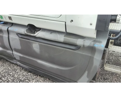 INTERNATIONAL PROSTAR 122 CAB SKIRTSIDE FAIRING